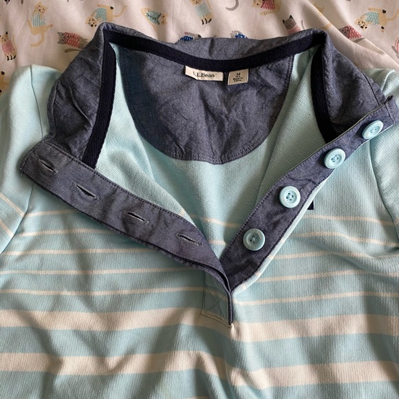 L.L. Bean Women’s Size Medium Blue and White Striped Sweatshirt - Picture 5 of 8